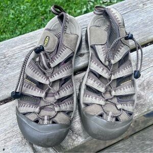Keen Waterproof Closed Toe Sandals Size 8